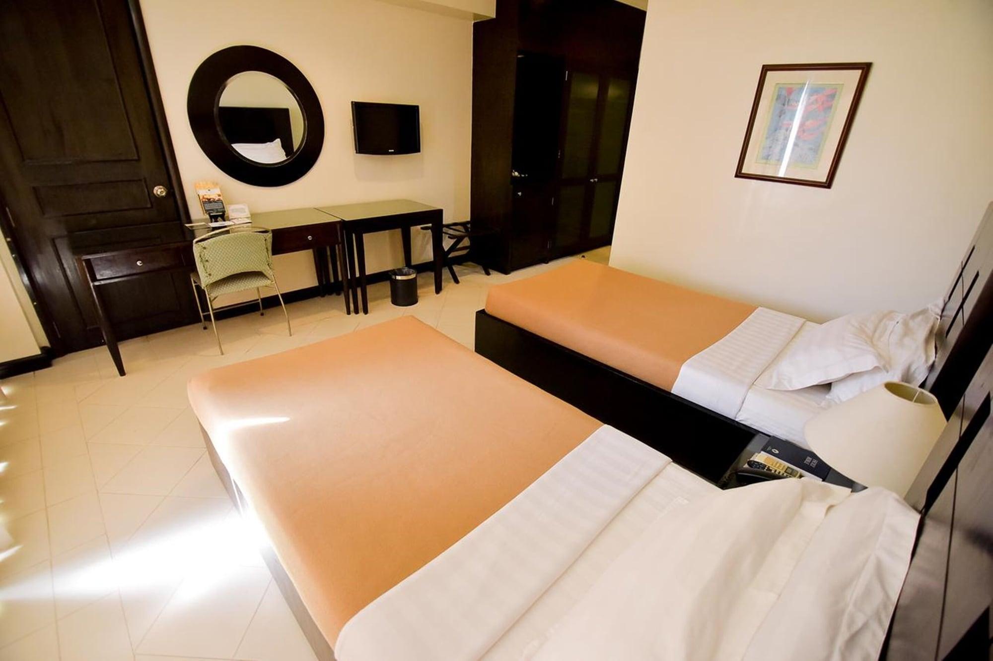 Hotel Tavern Surigao Exterior photo