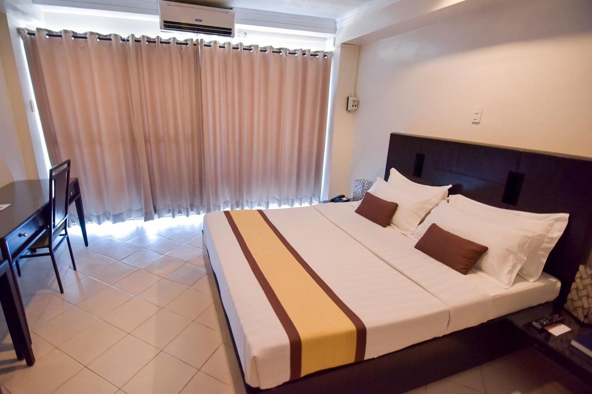 Hotel Tavern Surigao Exterior photo