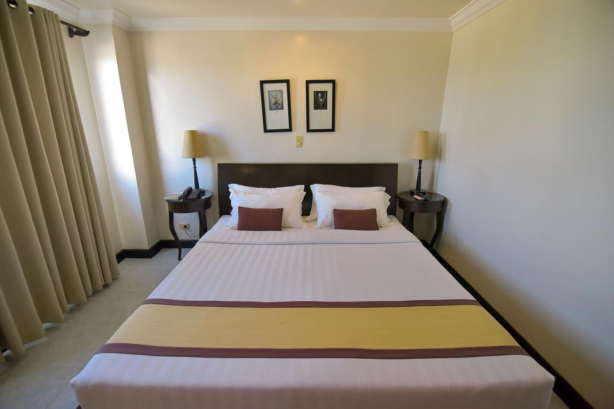 Hotel Tavern Surigao Exterior photo
