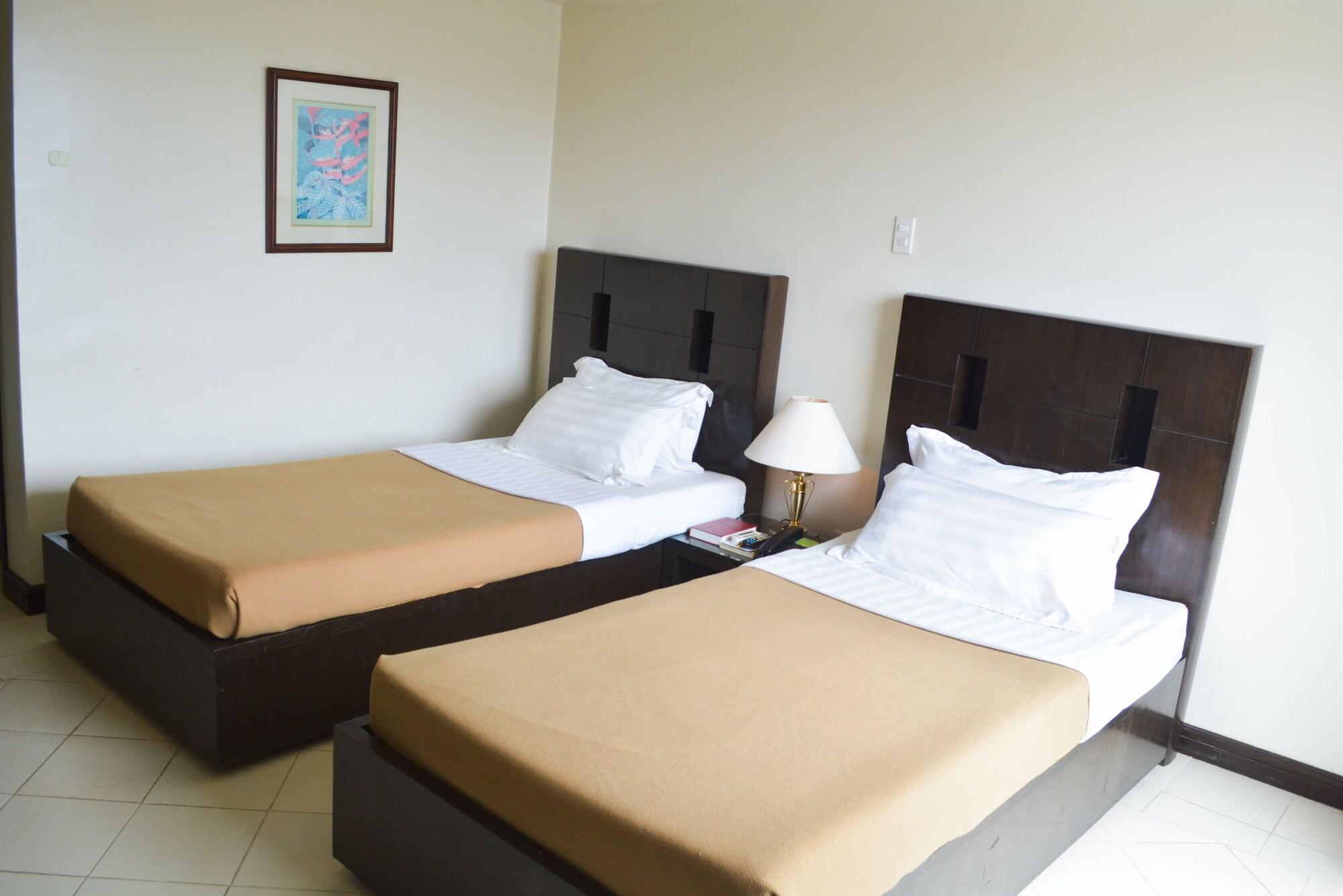 Hotel Tavern Surigao Exterior photo