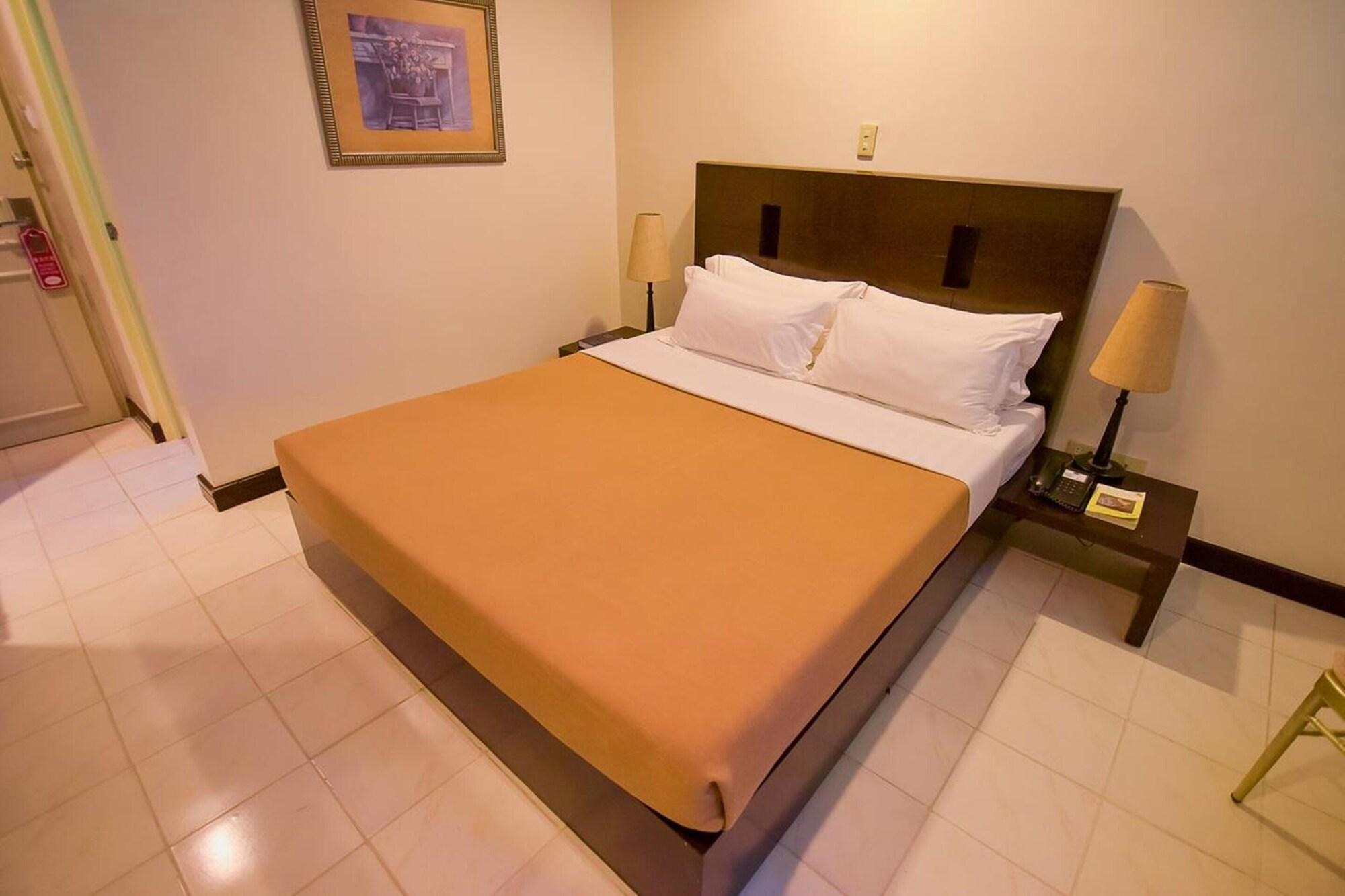 Hotel Tavern Surigao Exterior photo