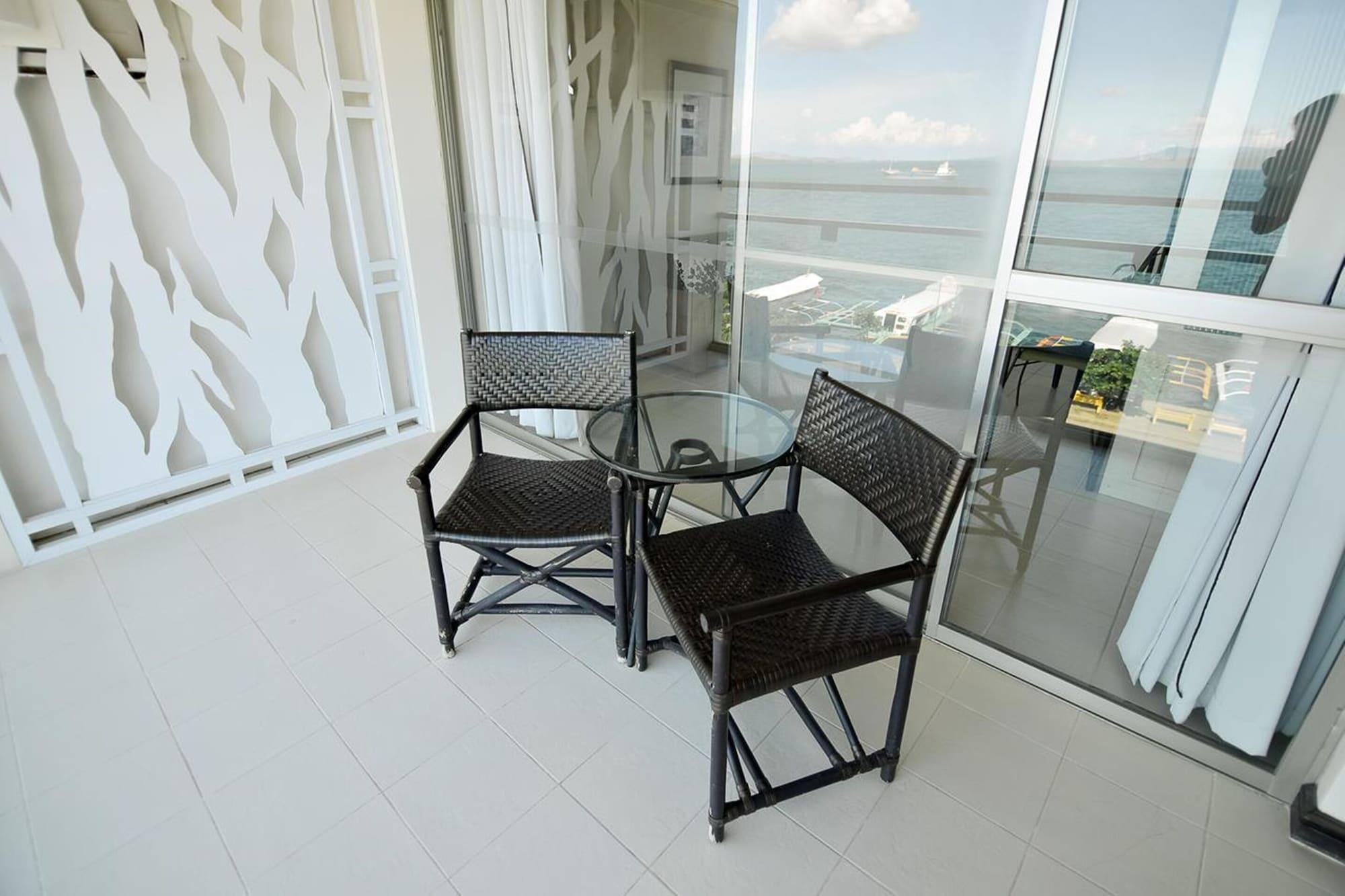 Hotel Tavern Surigao Exterior photo