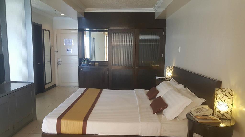 Hotel Tavern Surigao Exterior photo