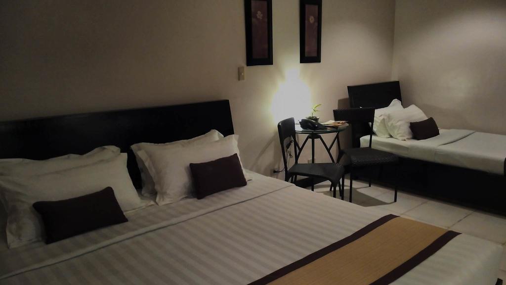 Hotel Tavern Surigao Exterior photo