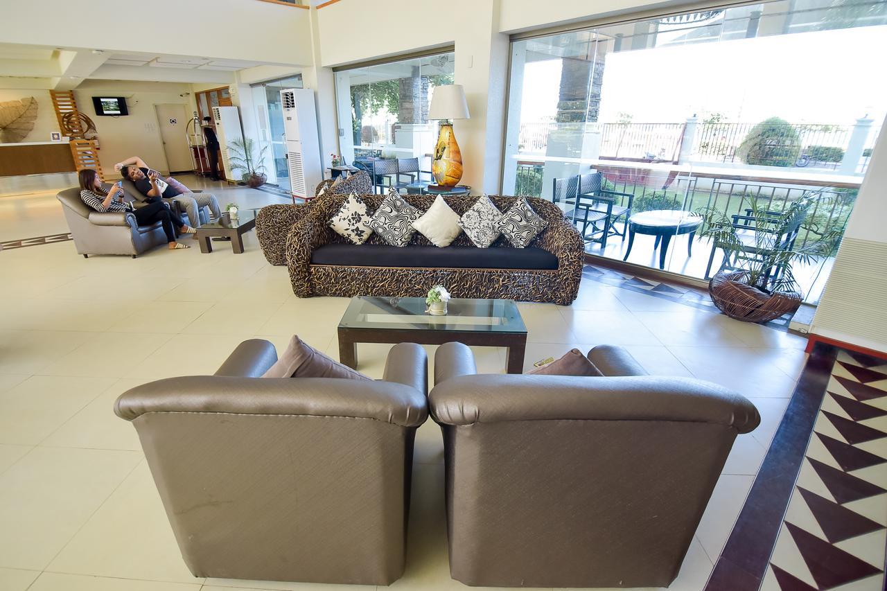 Hotel Tavern Surigao Exterior photo