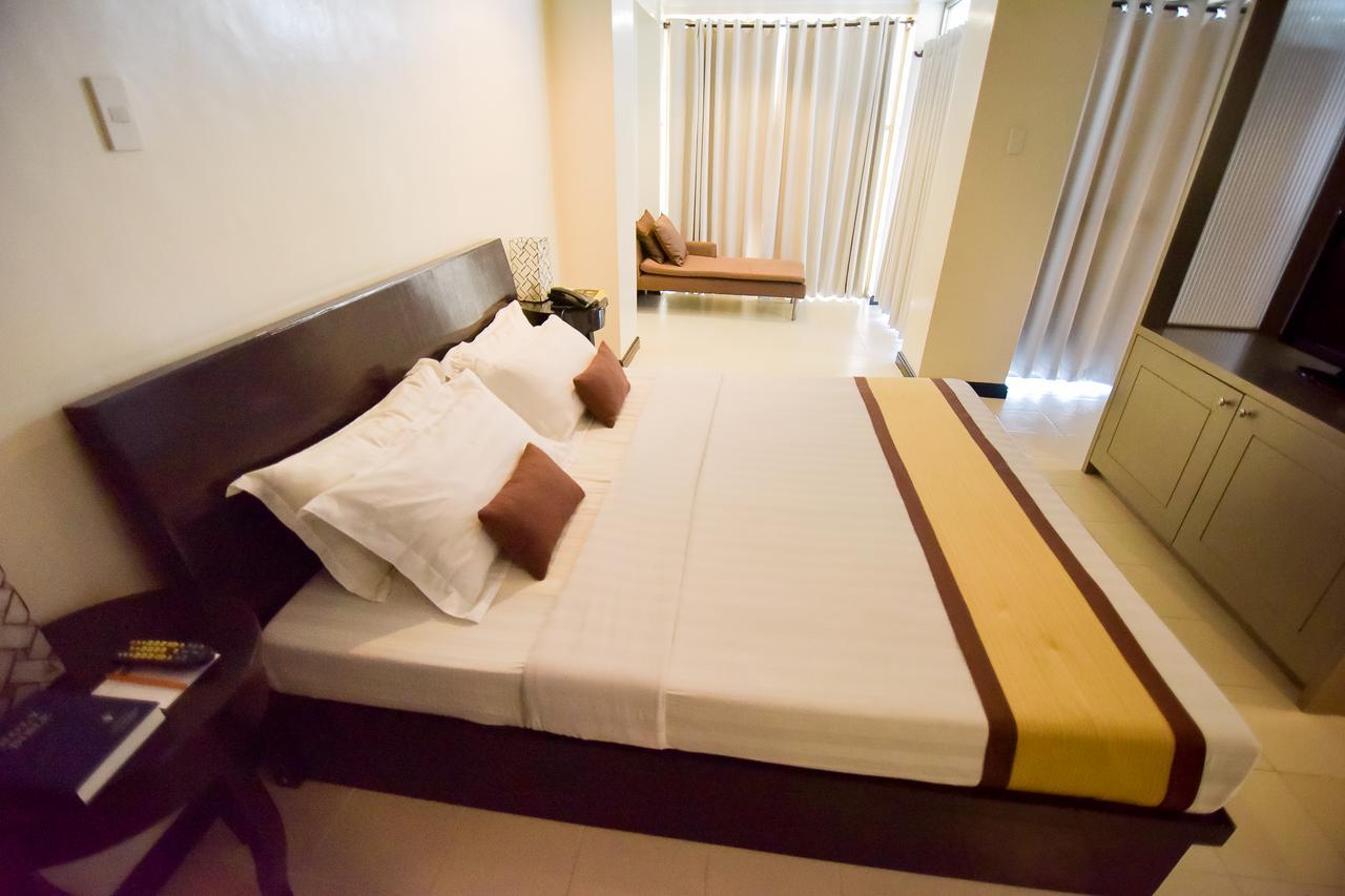 Hotel Tavern Surigao Exterior photo