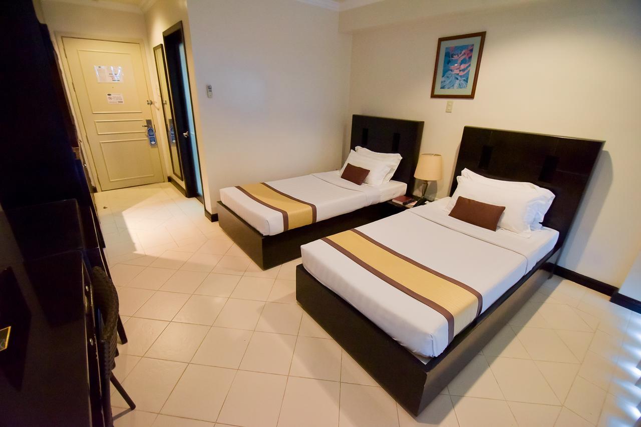 Hotel Tavern Surigao Exterior photo