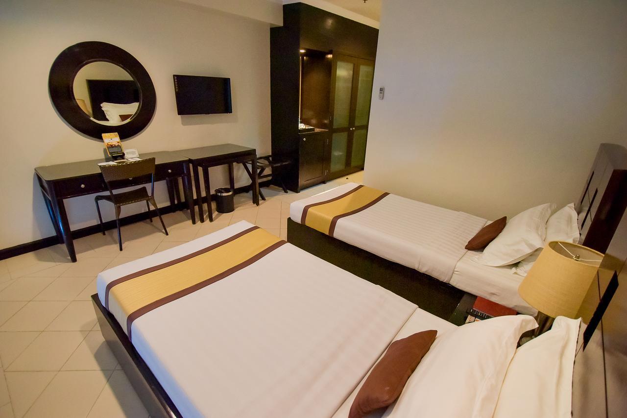 Hotel Tavern Surigao Exterior photo